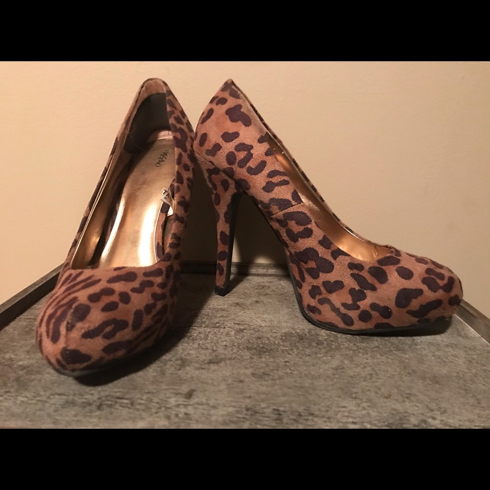 5/$20  Leopard Heels 👠🐆💃🏻